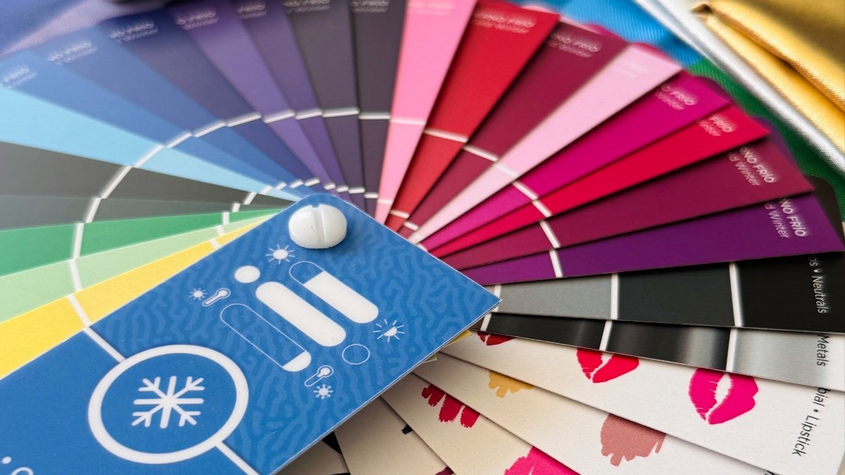 Pantonera de colorimetría usada en las asesorías de Bárbara Styling